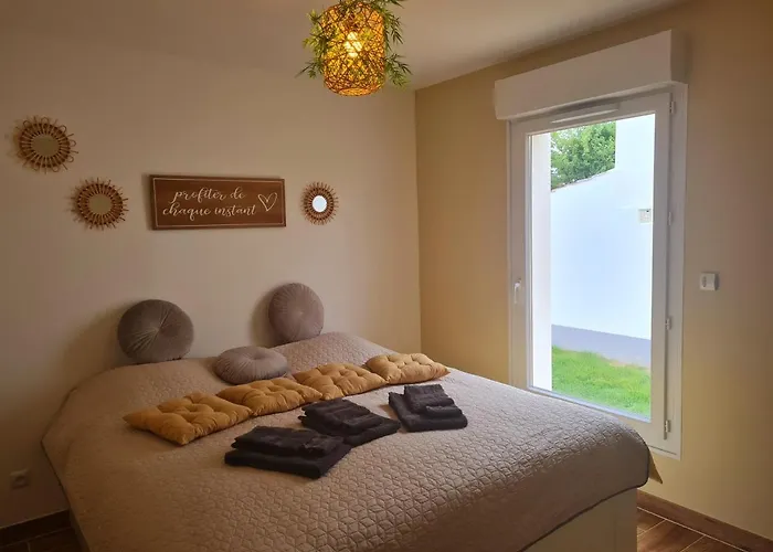 A Fleur De Spa : Maison Chaleureuse Avec Spa Privatif Et Billard.