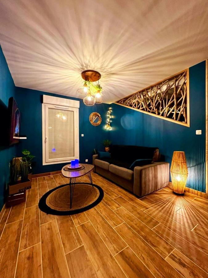 Holiday home A Fleur De : Maison Chaleureuse Avec Privatif Et Billard.