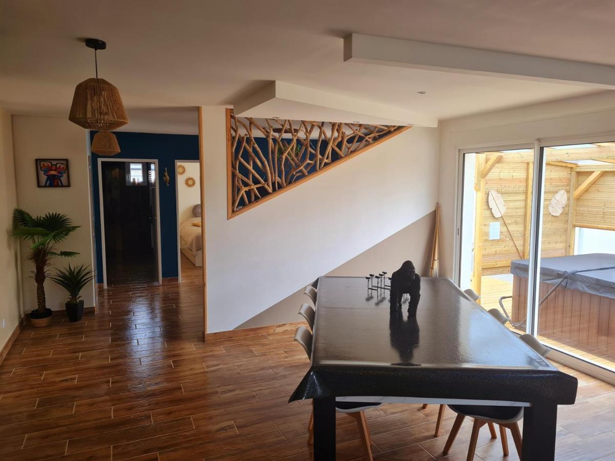 Holiday home A Fleur De : Maison Chaleureuse Avec Privatif Et Billard. *