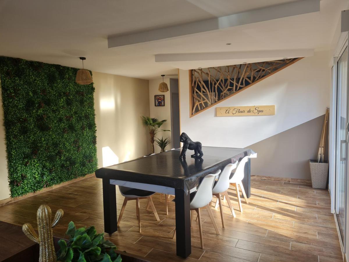 Holiday home A Fleur De : Maison Chaleureuse Avec Privatif Et Billard.